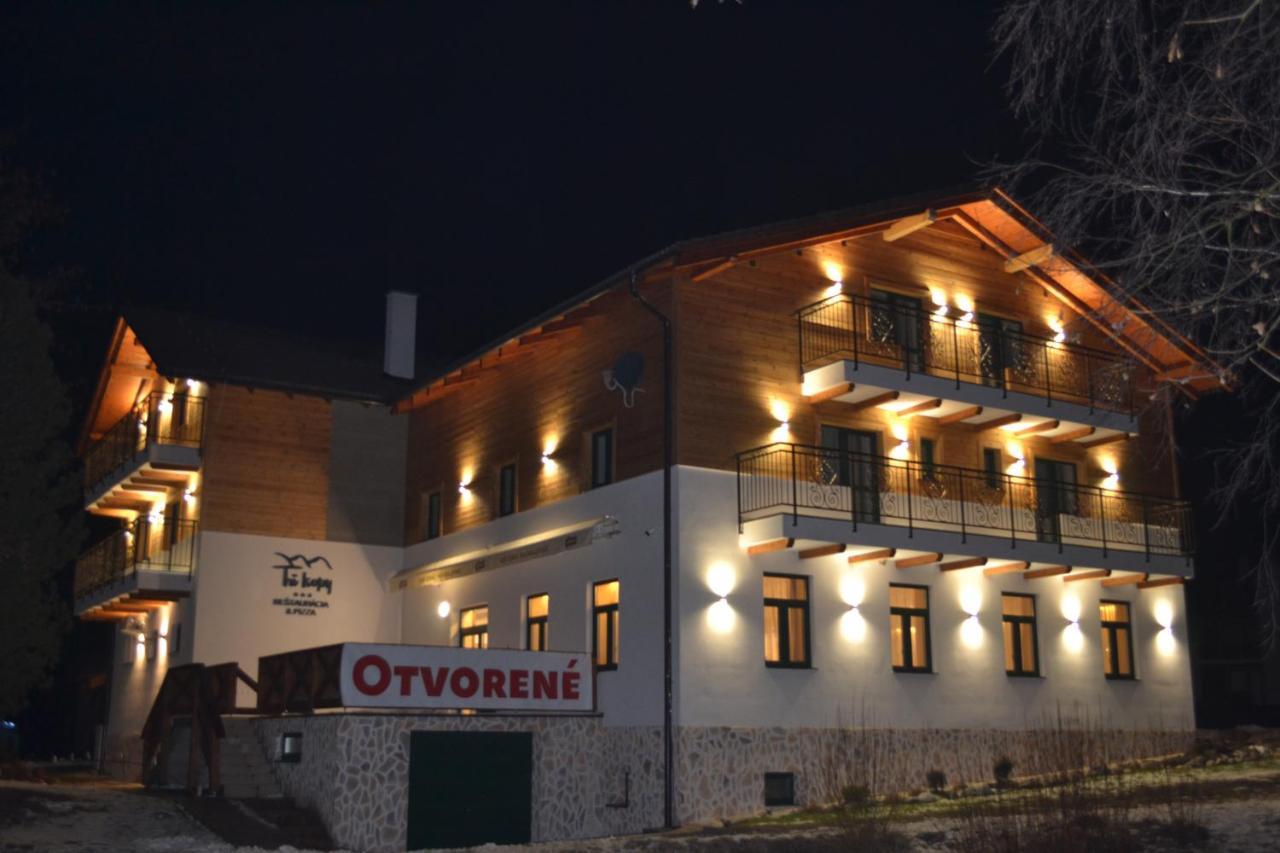 Tri Kopy*** - Penzion, Restauracia A Pizza Smrečany Exterior foto